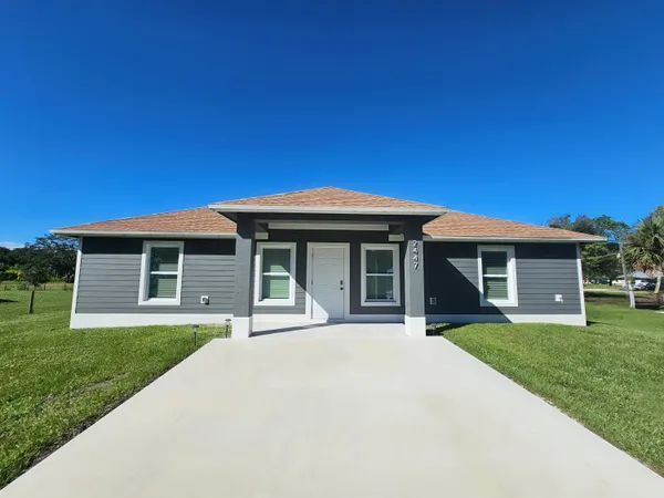$2,300 | 2447 Northwest 5th Street, Okeechobee, FL 34972