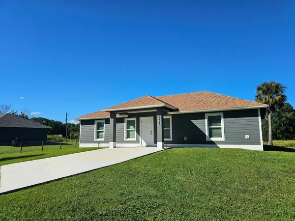 $2,300 | 2447 Northwest 5th Street, Okeechobee, FL 34972