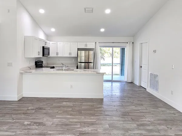 $2,300 | 2447 Northwest 5th Street, Okeechobee, FL 34972