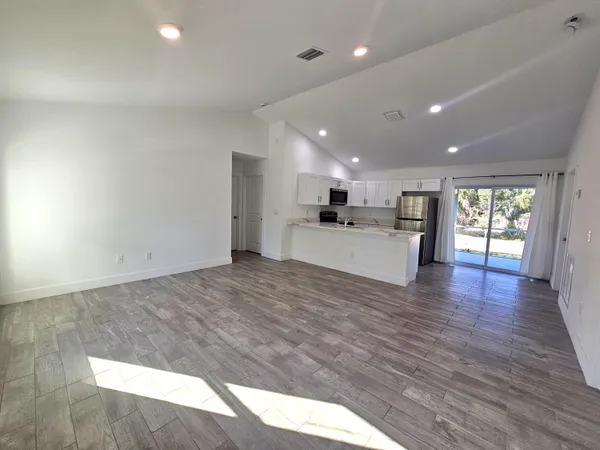 $2,300 | 2447 Northwest 5th Street, Okeechobee, FL 34972