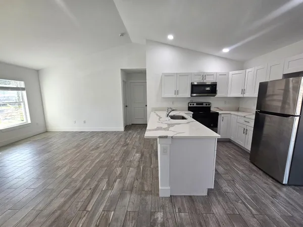$2,300 | 2447 Northwest 5th Street, Okeechobee, FL 34972