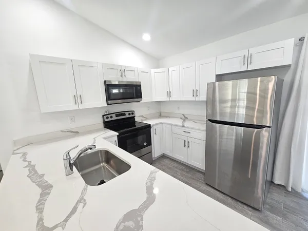 $2,300 | 2447 Northwest 5th Street, Okeechobee, FL 34972