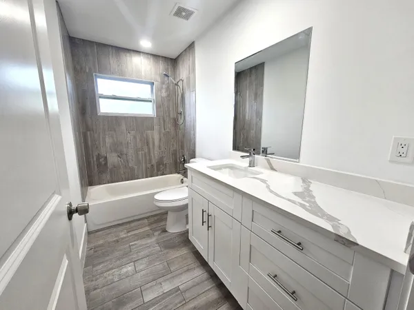 $2,300 | 2447 Northwest 5th Street, Okeechobee, FL 34972