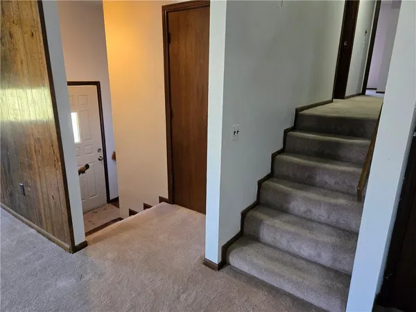 $425,000 | 32188 Osawatomie Road, Paola, KS 66071
