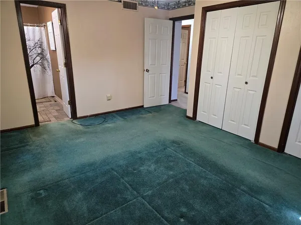 $425,000 | 32188 Osawatomie Road, Paola, KS 66071