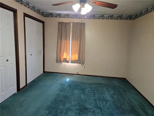 $425,000 | 32188 Osawatomie Road, Paola, KS 66071