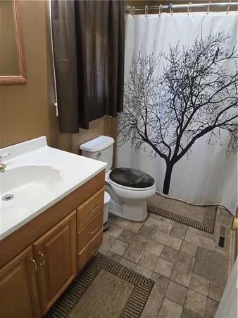 $425,000 | 32188 Osawatomie Road, Paola, KS 66071