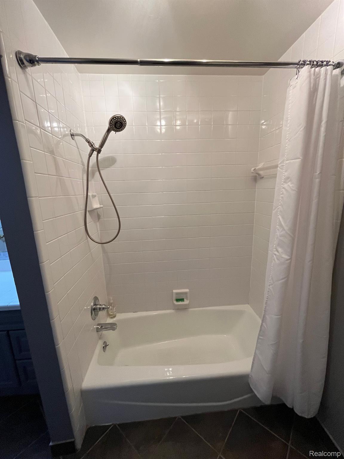 4909 Crooks Road, Unit E 11 Royal Oak, MI 48073 - Photo 20 of 30
