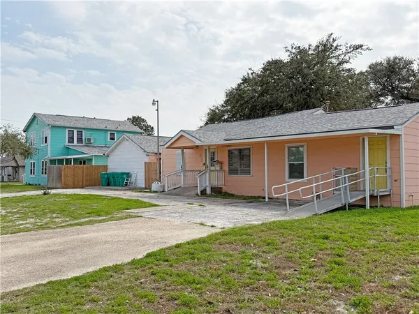 $264,860 | 541 West Wilson Avenue, Aransas Pass, TX 78336