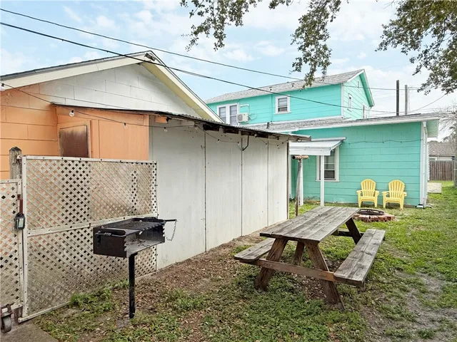 a view of a house with a outdoor space