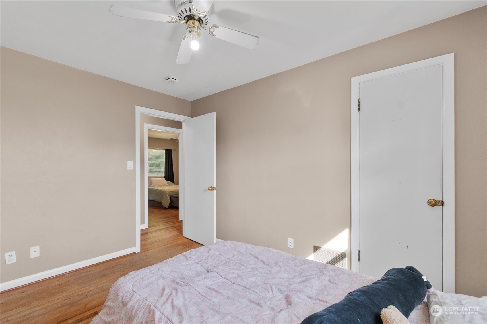946 22nd Avenue Longview, WA 98632 - Photo 13 of 34 Gallery Image 13