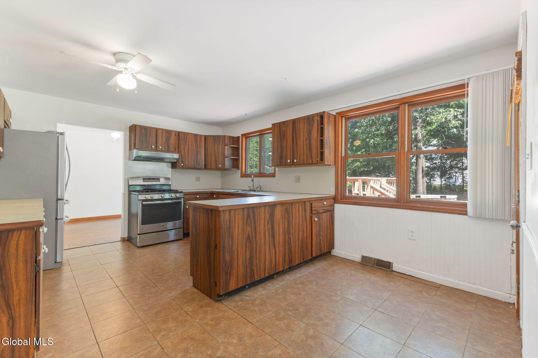 163 Aviation Road Queensbury, NY 12804 - Photo 9 of 49 img141