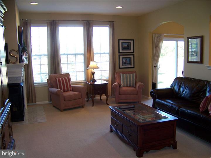 46 Cypress Point Road Westampton, NJ 08060 - Photo 4 of 15 Living Room