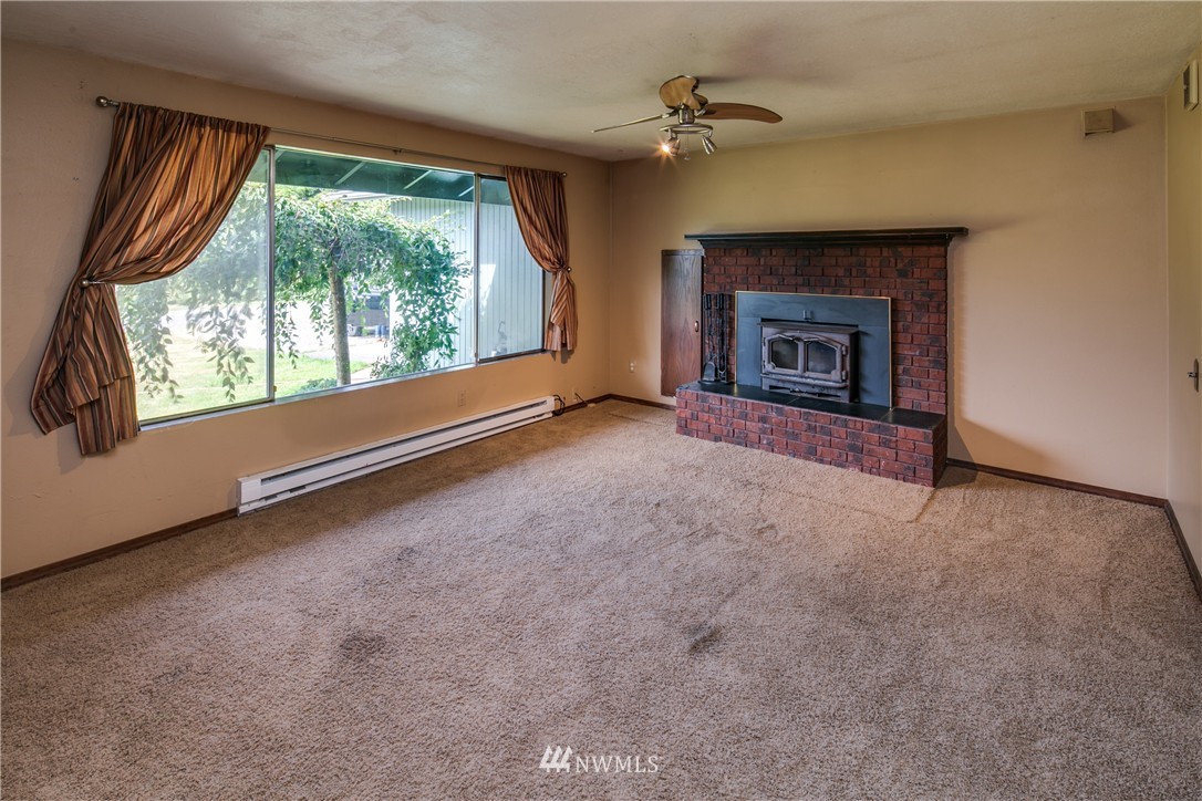 2437 Lyn Court Custer, WA 98240 - Photo 2 of 9 Gallery Image 2