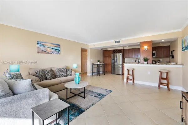 $3,000 | 2900 Northeast 30th Street, Unit 7G, Fort Lauderdale, FL 33306