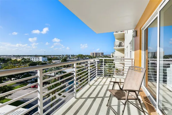 $3,000 | 2900 Northeast 30th Street, Unit 7G, Fort Lauderdale, FL 33306