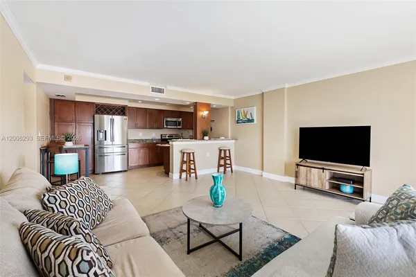 $3,000 | 2900 Northeast 30th Street, Unit 7G, Fort Lauderdale, FL 33306