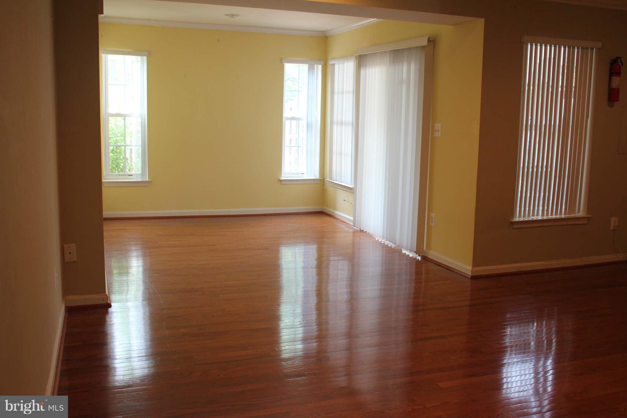 9056 Two Bays Road Lorton, VA 22079 - Photo 3 of 16 Family Room