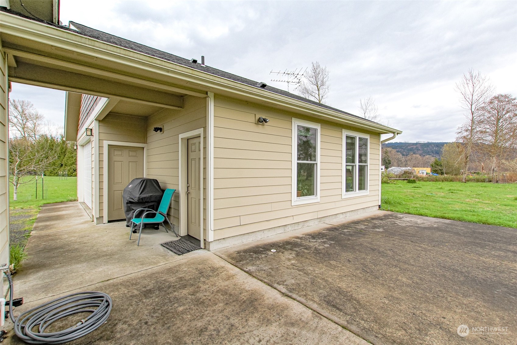19 East Little Island Road Cathlamet, WA 98612 - Photo 4 of 40 Gallery Image 4