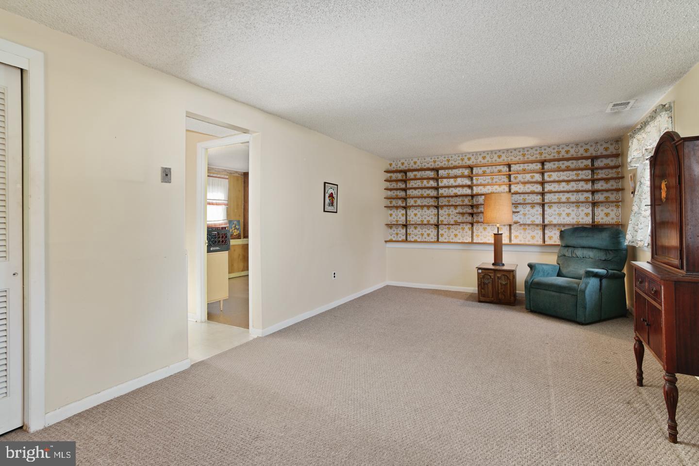 112 Hillside Road Stratford, NJ 08084 - Photo 17 of 24 Family Room