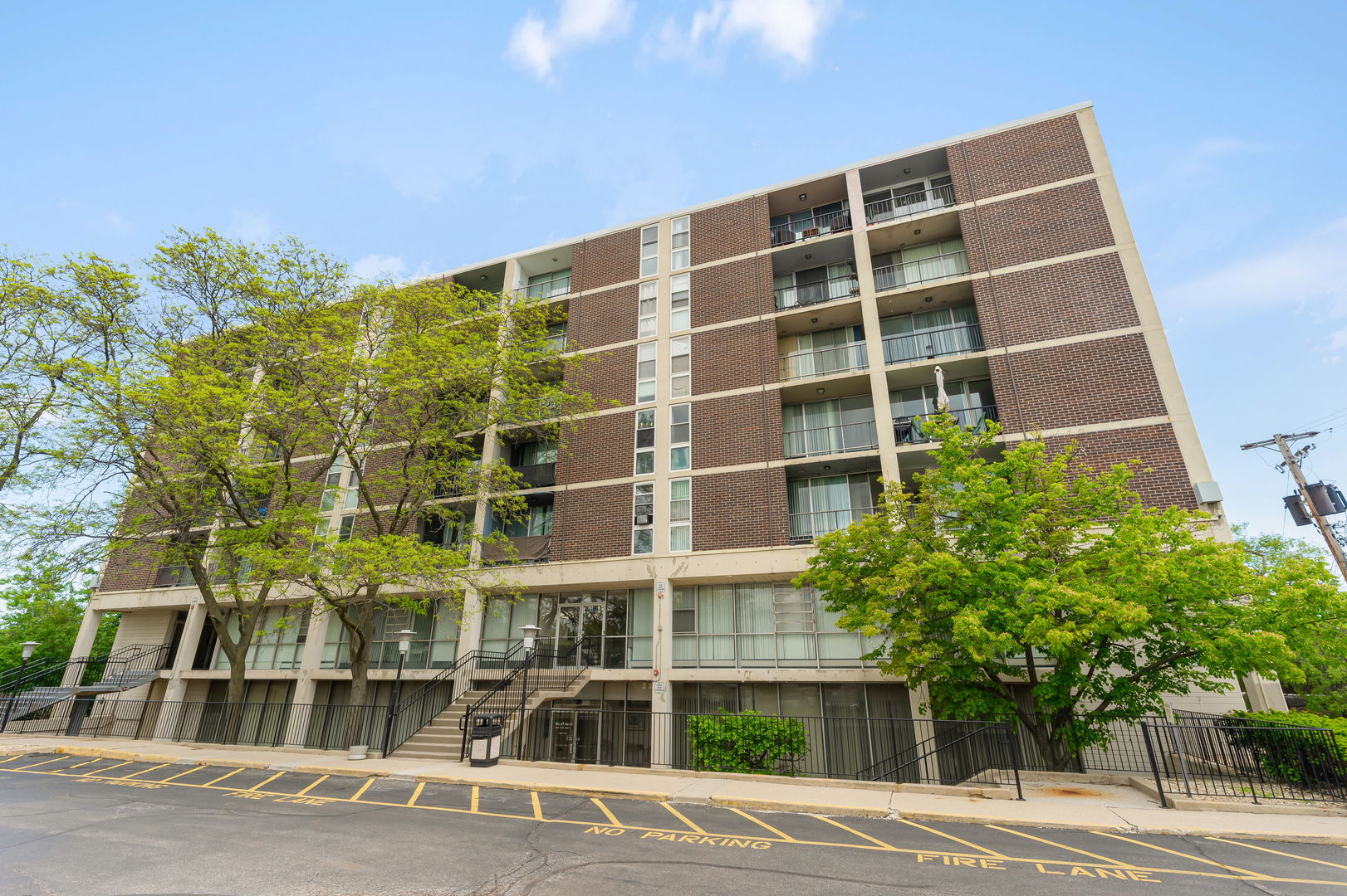 1043 South York Road, Unit 310 Bensenville, IL 60106 - Photo 1 of 16