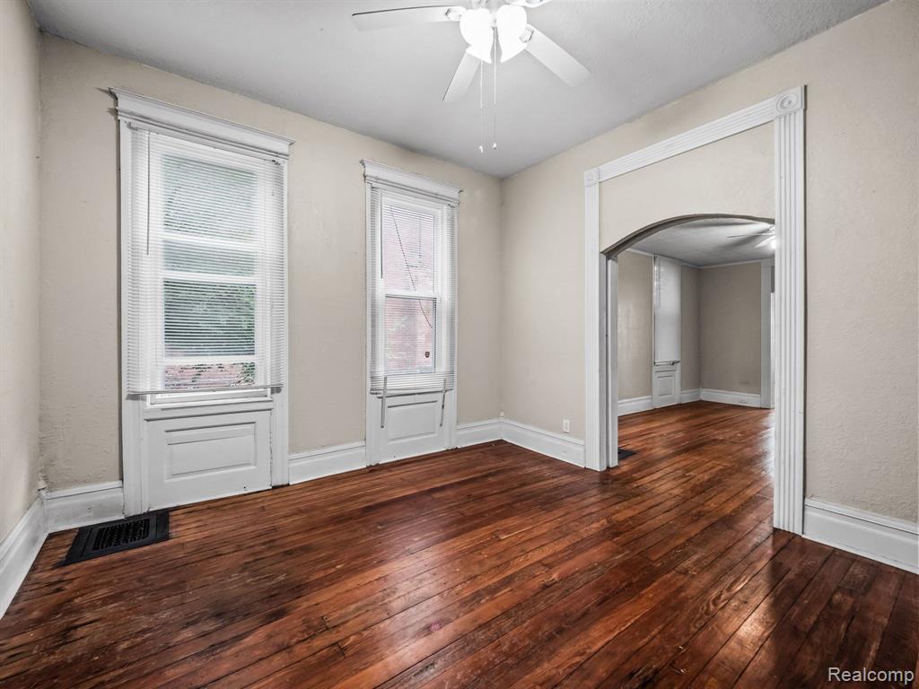 1789 Field Street Detroit, MI 48214 - Photo 39 of 49