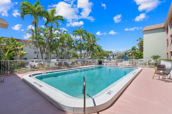 $135,000 | 100 Southeast 6th Avenue, Unit 304, Pompano Beach, FL 33060