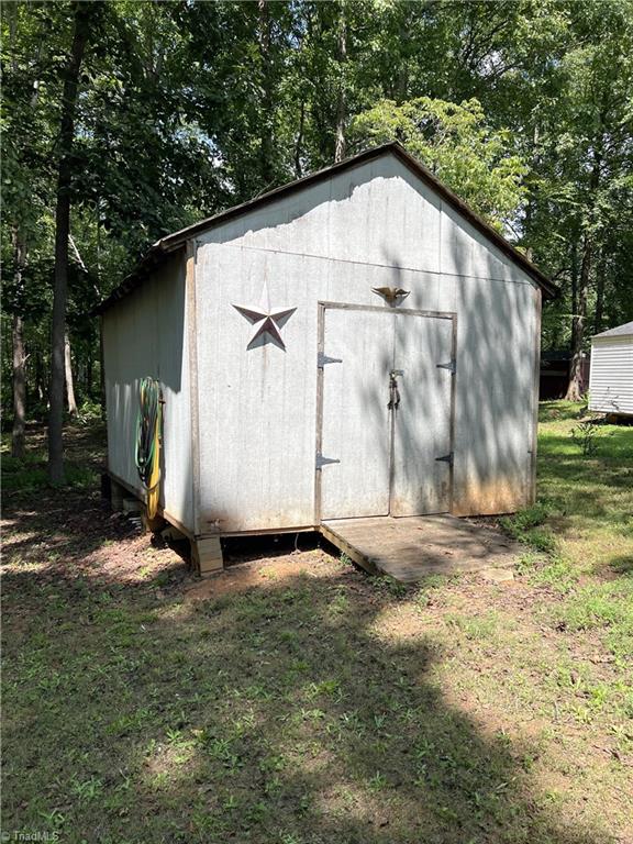 140 Falling Brook Road Stokesdale, NC 27357 - Photo 5 of 35 Gallery Image 5