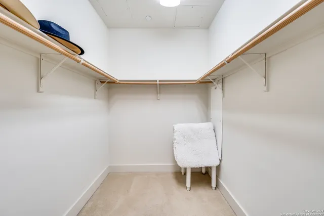 $4,000 | 610 East Market Street, Unit 2711, San Antonio, TX 78205