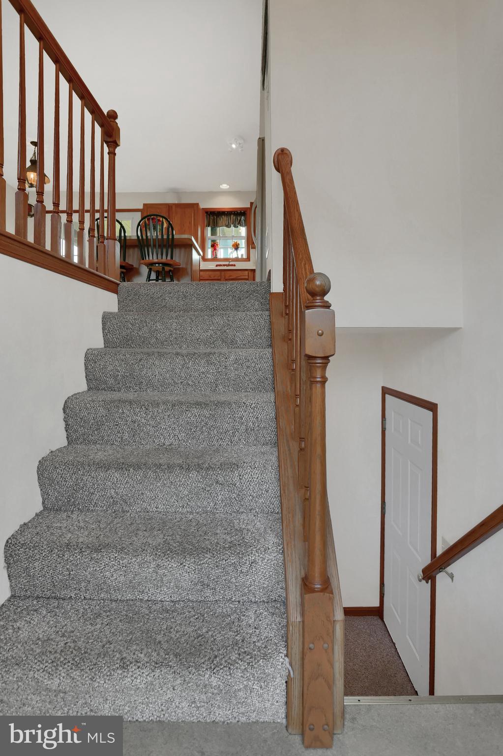 6124 Gregory Road Spring Grove, PA 17362 - Photo 4 of 43 a view of entryway and hall