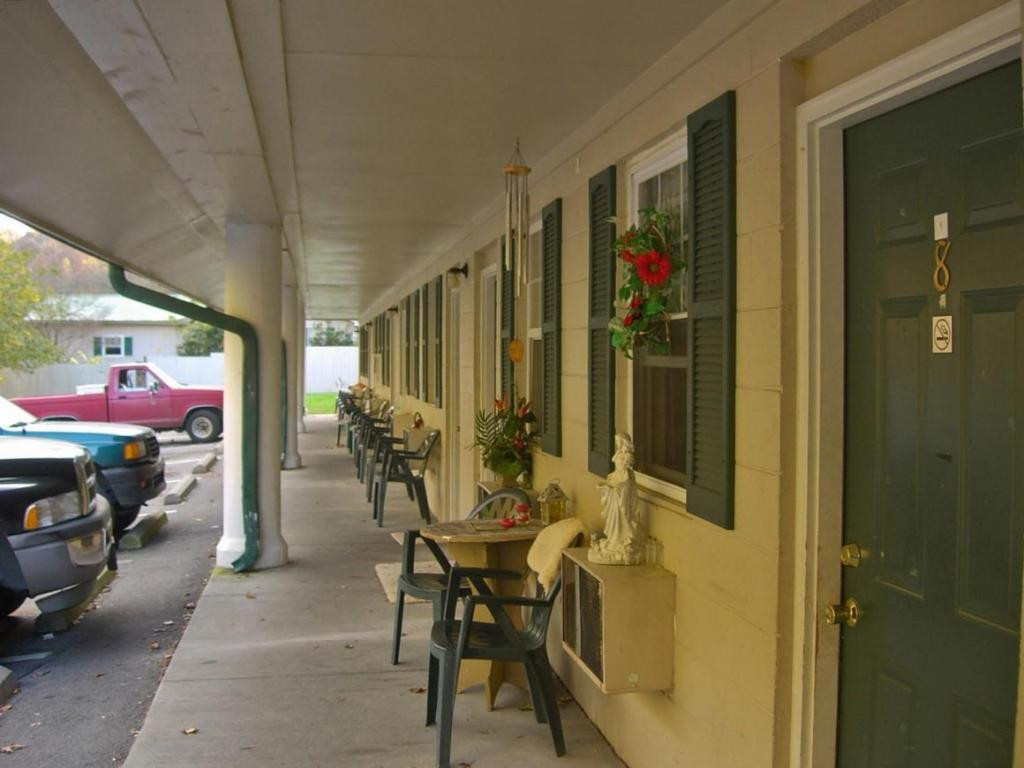 2020 Ridge Road Pigeon Forge, TN 37863 - Photo 14 of 17 Photo 14
