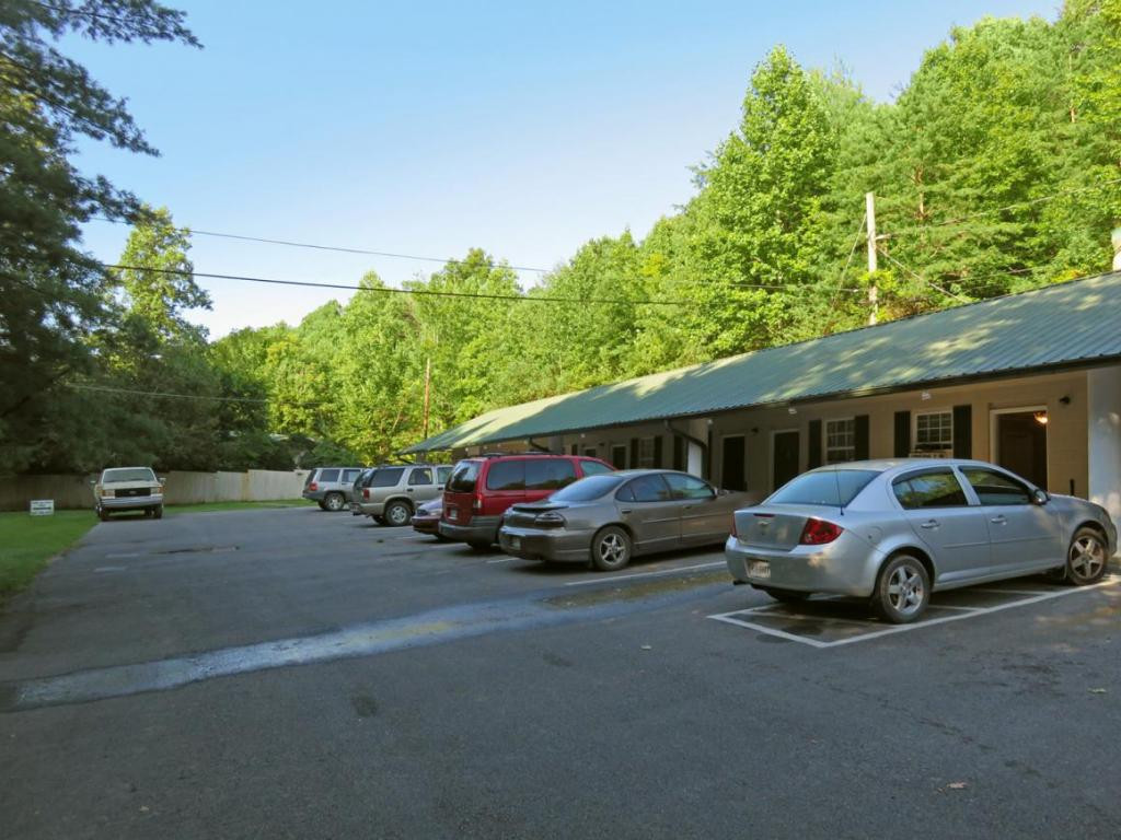 2020 Ridge Road Pigeon Forge, TN 37863 - Photo 3 of 17 Photo 3