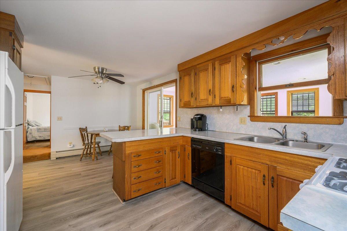 283 Meiggs Backus - Kitchen