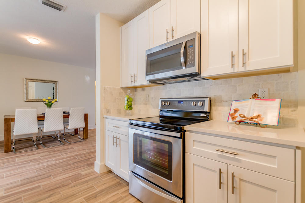1037 Southwest 12th Avenue Boca Raton, FL 33486 - Photo 3 of 25 Kitchen