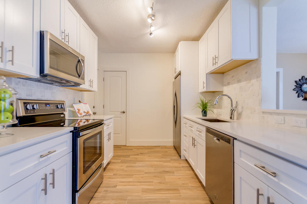 1037 Southwest 12th Avenue Boca Raton, FL 33486 - Photo 5 of 25 Kitchen