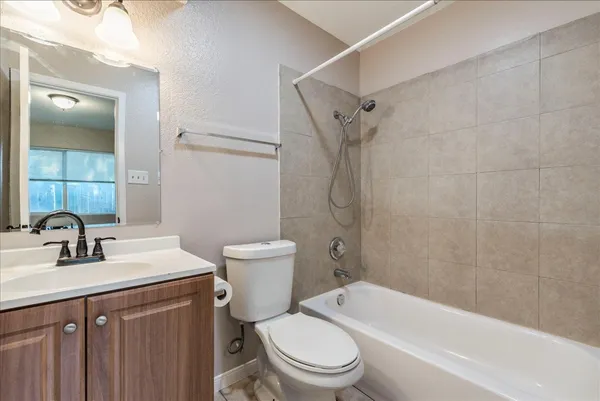 $1,495 | 2302 Tern Circle, Unit B, Austin, TX 78744