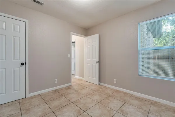 $1,495 | 2302 Tern Circle, Unit B, Austin, TX 78744