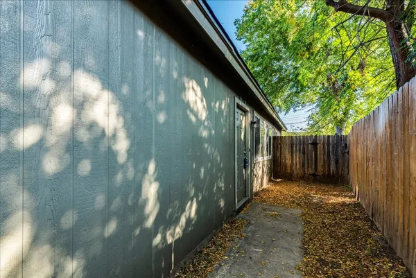 $1,495 | 2302 Tern Circle, Unit B, Austin, TX 78744