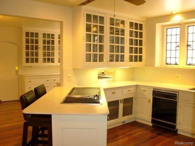 338 Provencal Road Grosse Pointe, MI 48236 - Photo 16 of 23 Kitchen 1