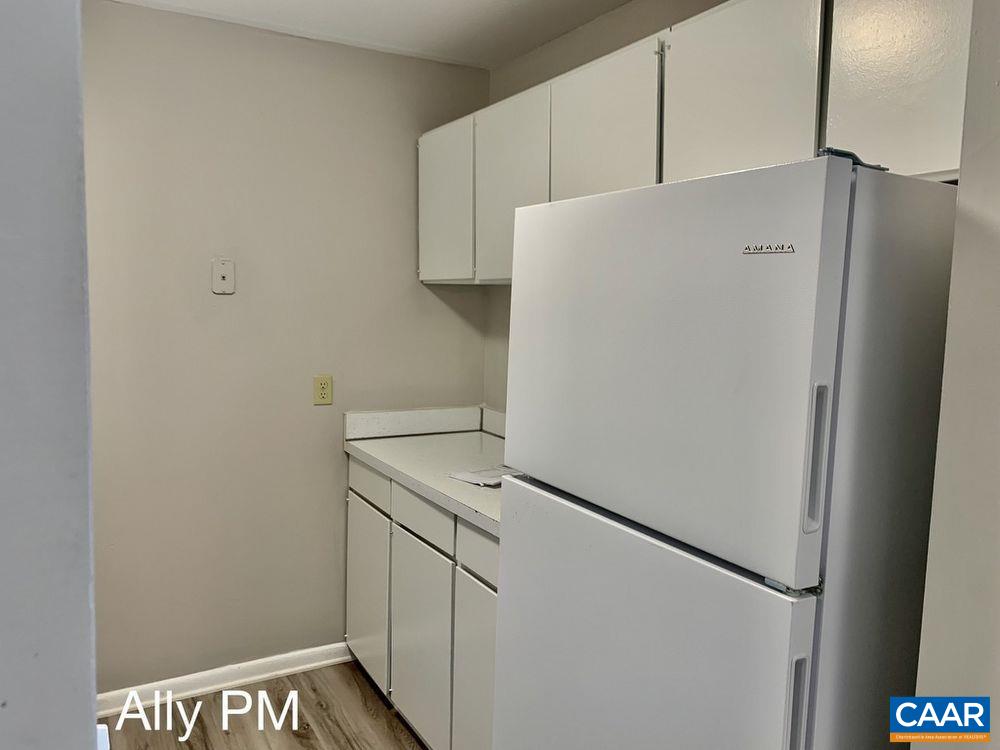 545 Burgoyne Road, Unit 5 Charlottesville, VA 22901 - Photo 4 of 9