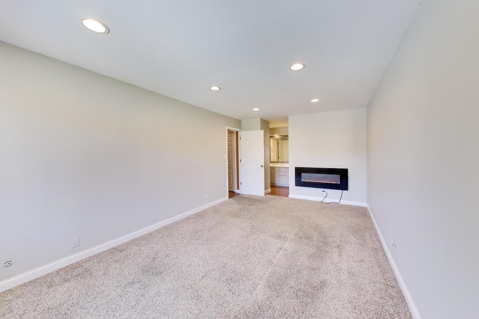 502 West Huntington Commons Road, Unit 340 Mount Prospect, IL 60056 - Photo 13 of 25