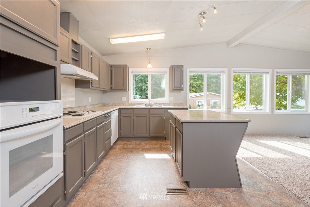 375 Union Avenue Southeast, Unit 147 Renton, WA 98059 - Photo 7 of 23 Gallery Image 7