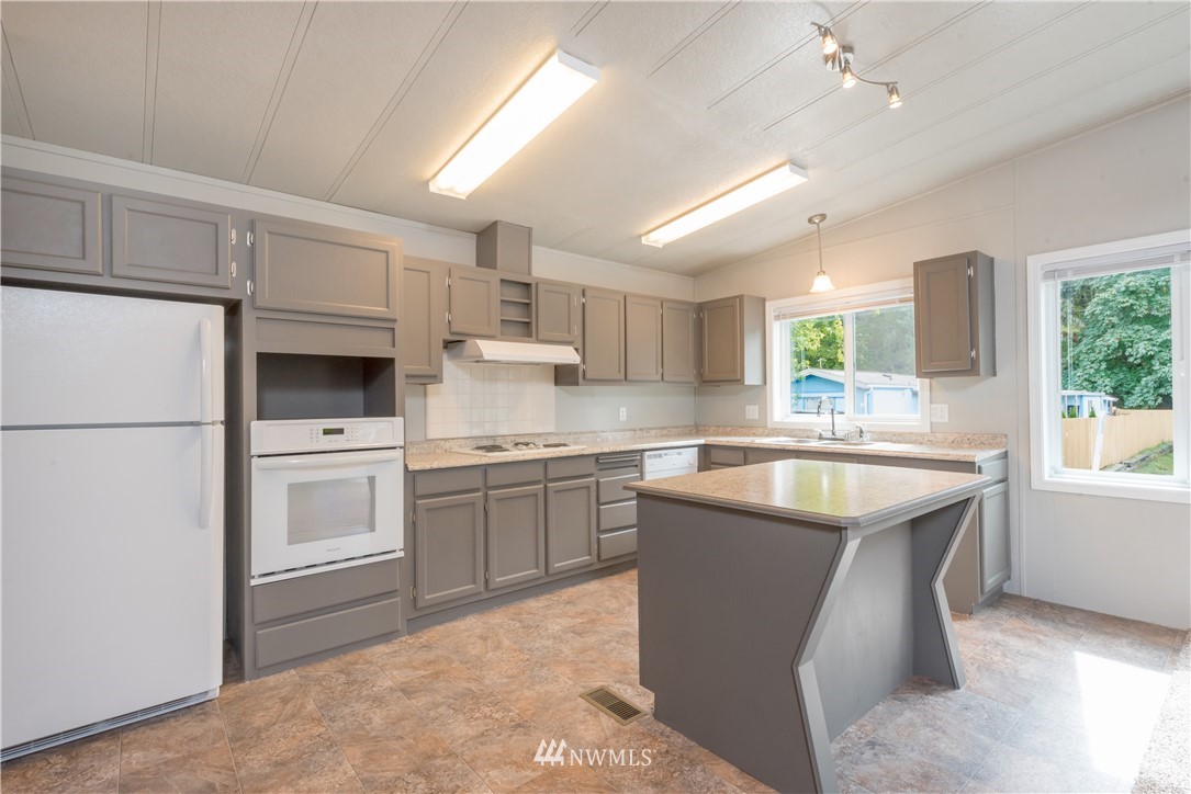 375 Union Avenue Southeast, Unit 147 Renton, WA 98059 - Photo 8 of 23 Gallery Image 8