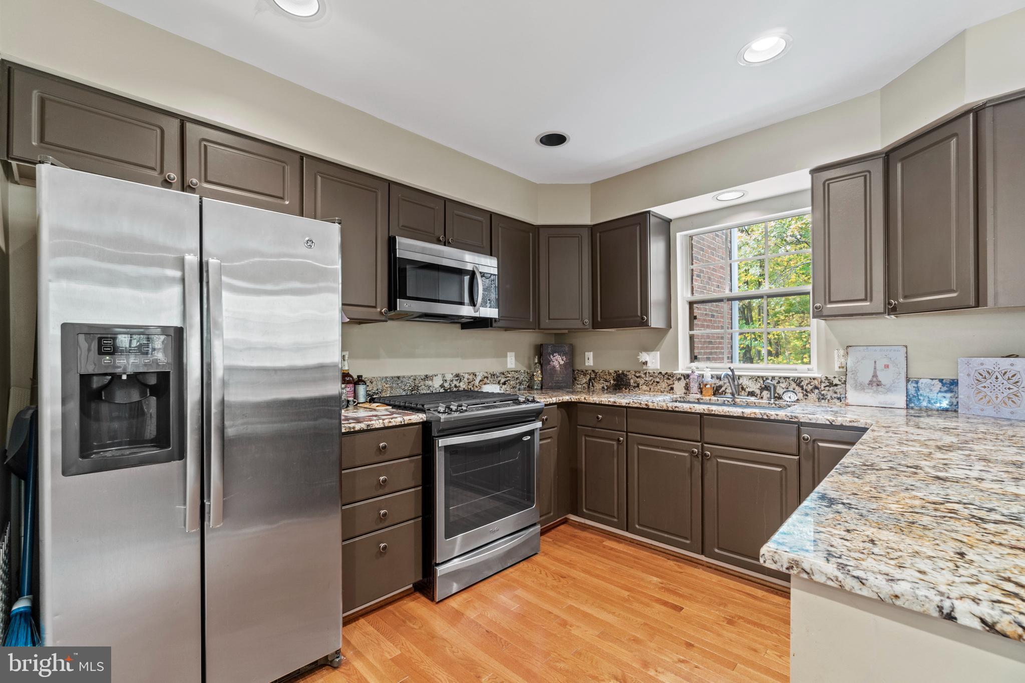 1468 Park Garden Lane Reston, VA 20194 - Photo 12 of 42 Kitchen