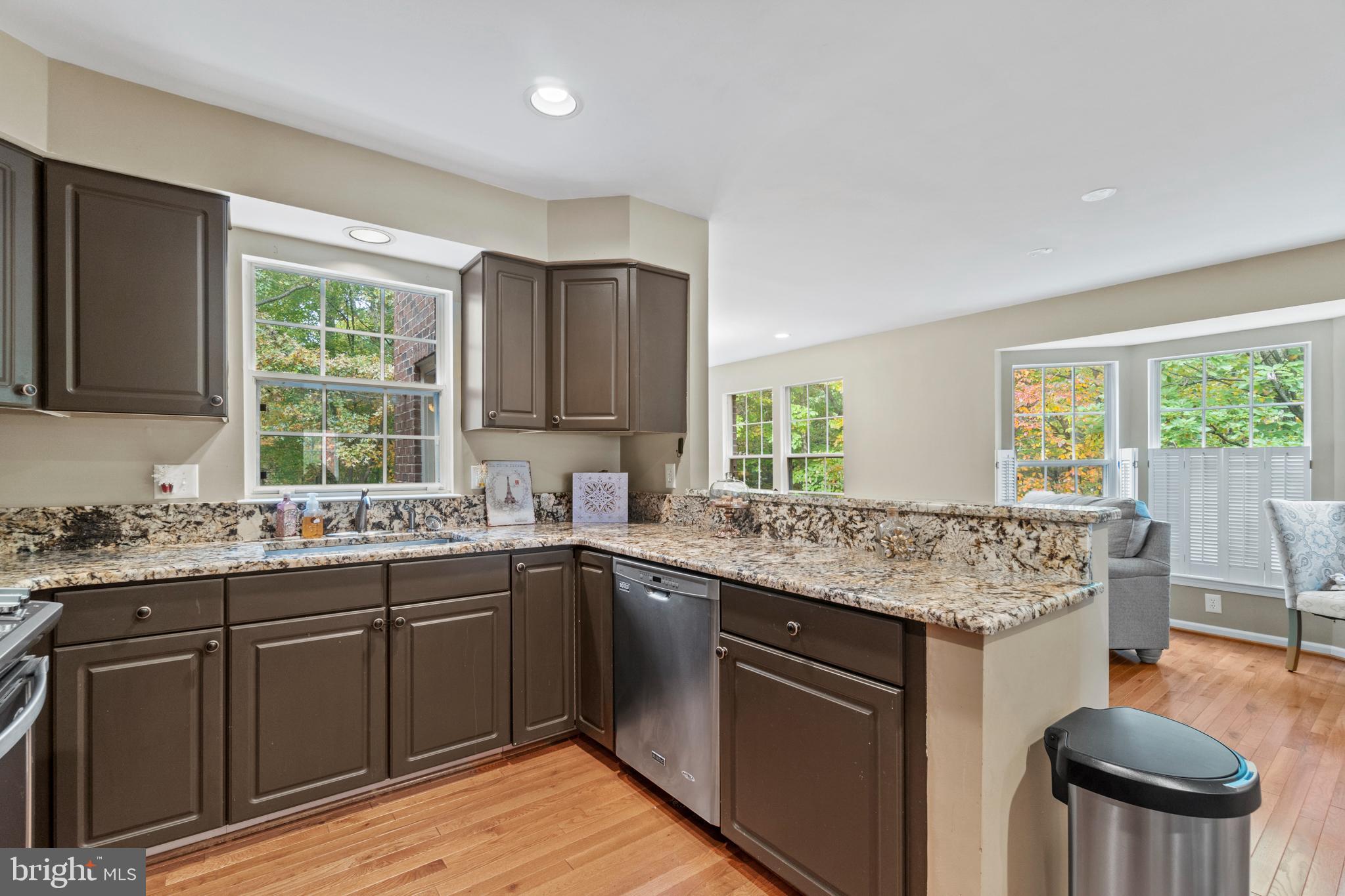 1468 Park Garden Lane Reston, VA 20194 - Photo 13 of 42 Kitchen