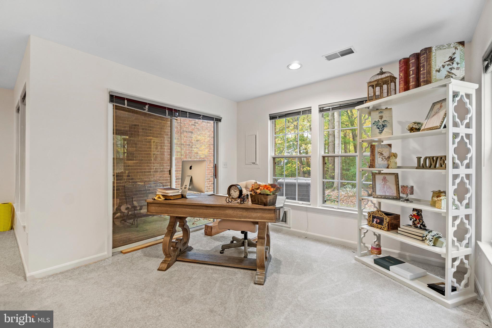 1468 Park Garden Lane Reston, VA 20194 - Photo 32 of 42 Family Room