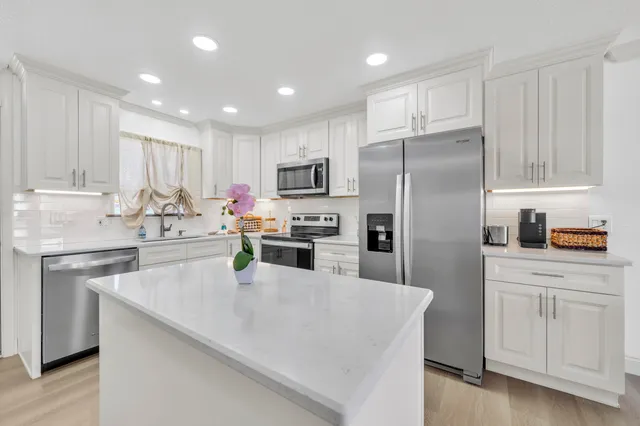 $425,000 | 775 Gulf Shore Drive, Unit 1081, Destin, FL 32541