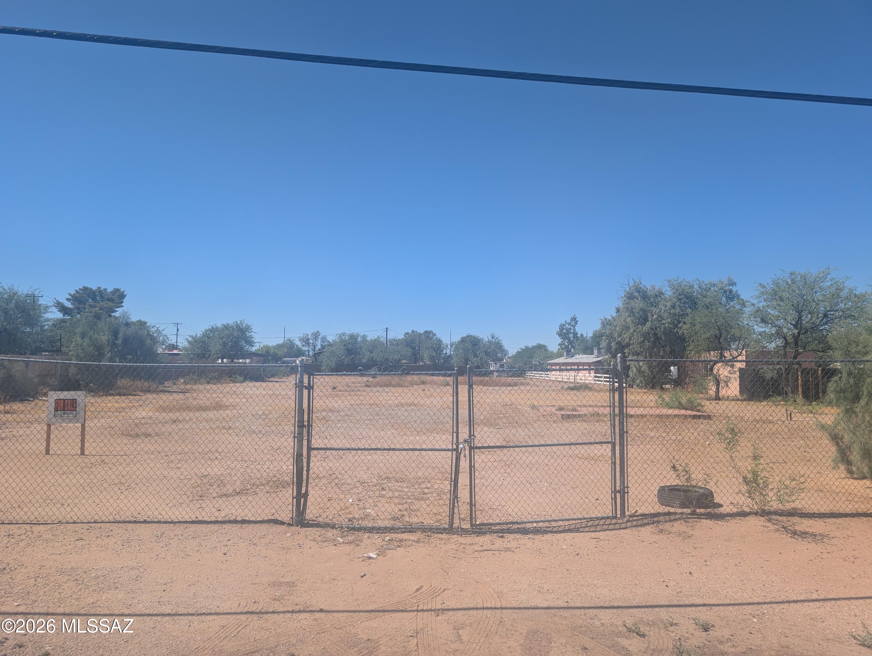 438 East Mohave Road Tucson, AZ 85705 - Photo 2 of 10 PXL_20260630_164300804
