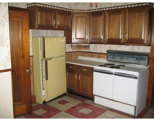 92 Redlands Street Springfield, MA 01104 - Photo 3 of 7