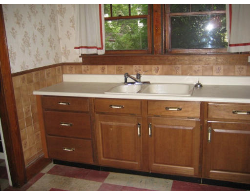 92 Redlands Street Springfield, MA 01104 - Photo 4 of 7